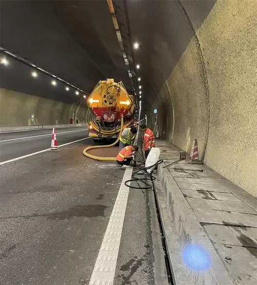 永靖隧道排水渠清淤